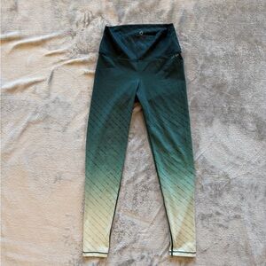 AR-33 Alpha High-Waist Ombre Leggings - Green | Size Small | Like New